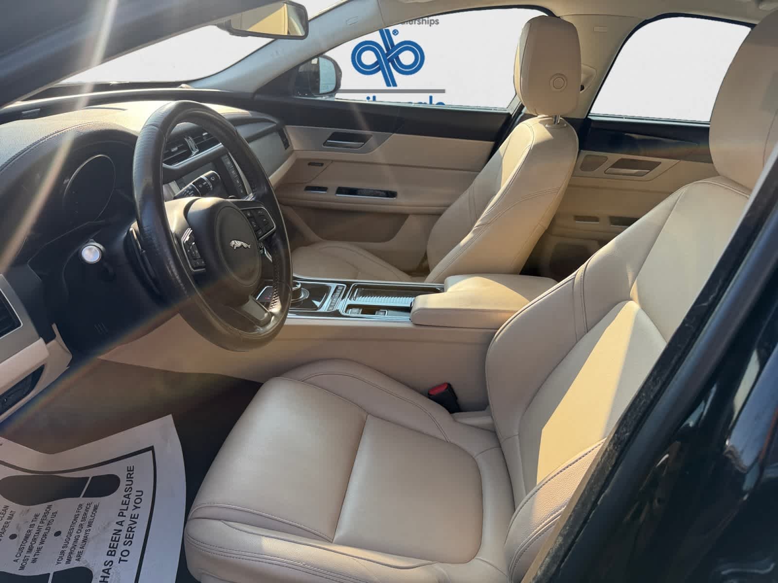Used 2017 Ebony Jaguar 20d Premium image 11