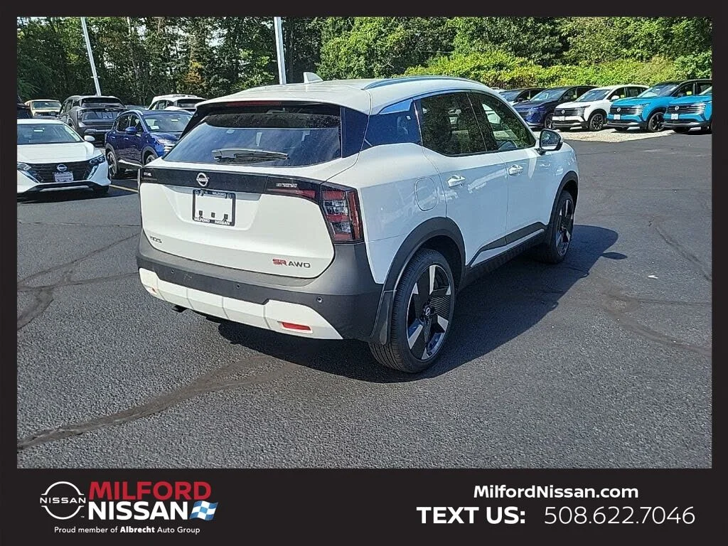 Used 2026 White Nissan SR image 5