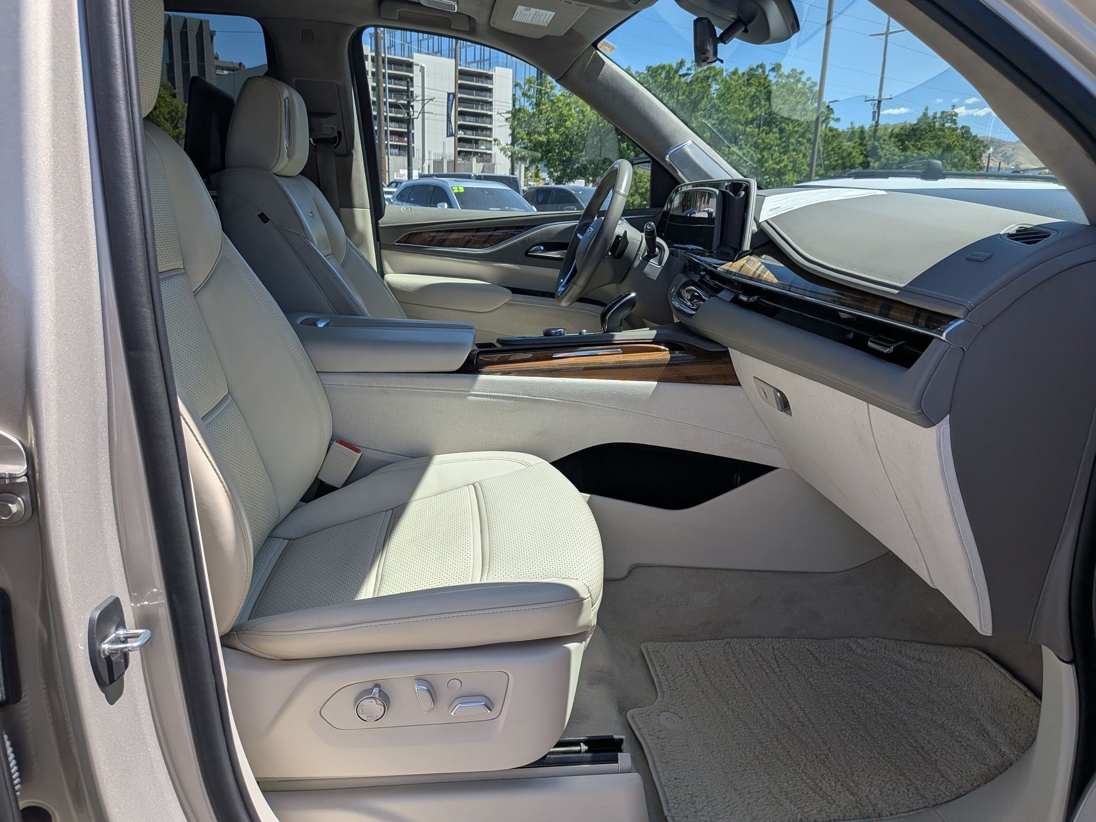 Used 2021 Sandstone Metallic Cadillac Premium Luxury Platinum image 33