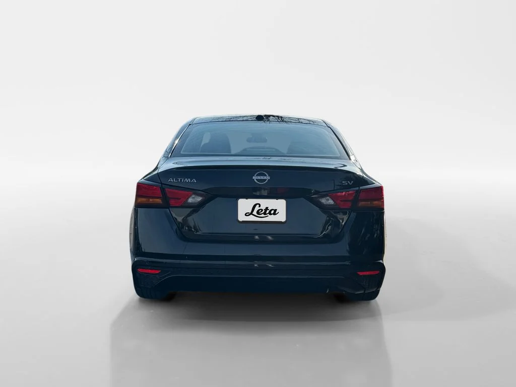 Used 2023 Super Black Clearcoat Nissan 2.5 SV image 5
