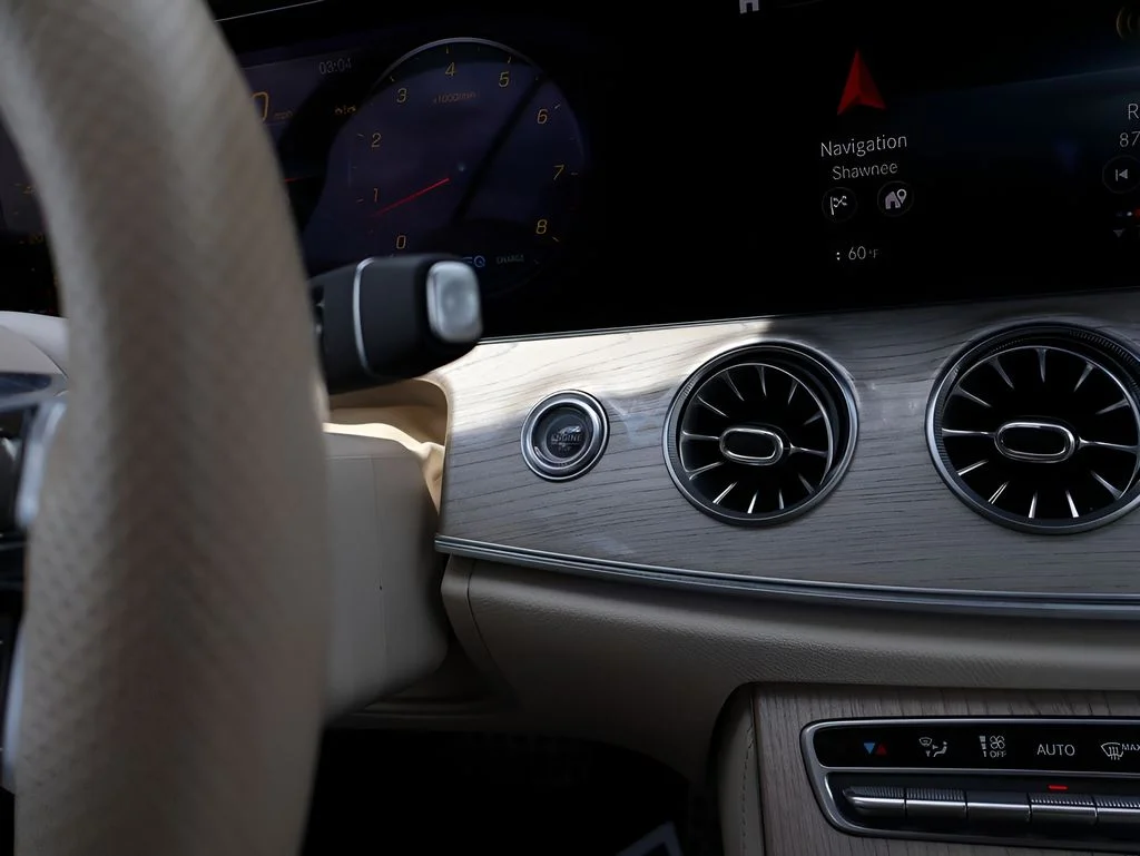 Used 2023 MANUFAKTUR Moonlight White Mercedes-Benz E 450 image 31