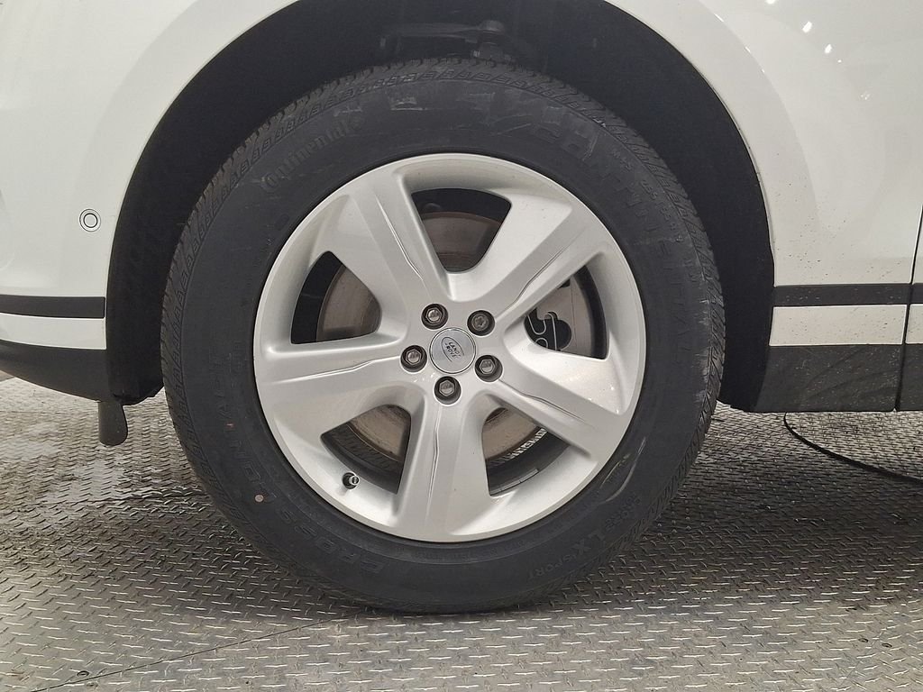 New 2026 Fuji White Land Rover S image 5