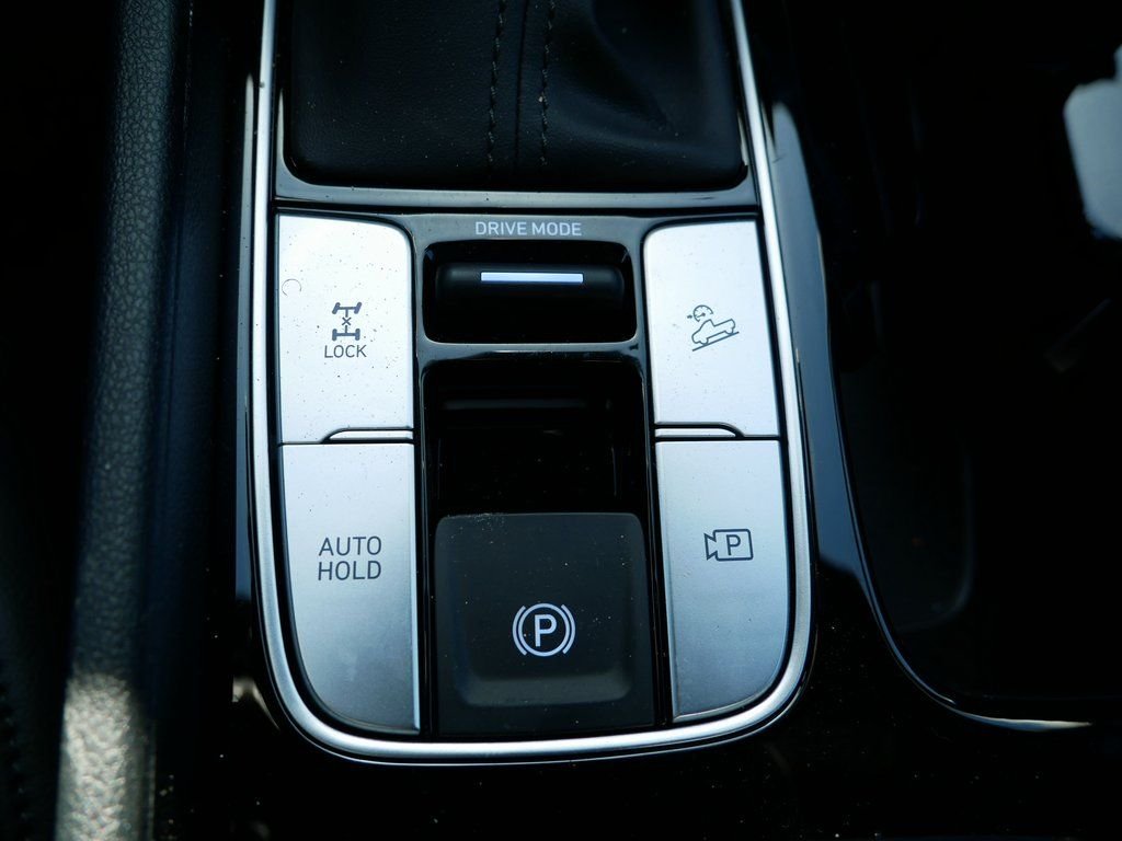 Certified Used 2025 Black Hyundai SEL image 14