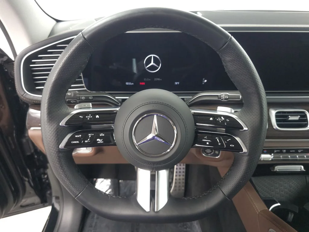 Used 2026 Black Mercedes-Benz GLS 450 image 12