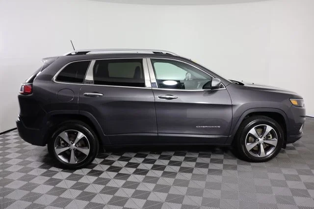 Used 2021 Gray Jeep Limited image 9