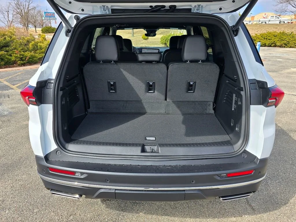 New 2026 Summit White Buick Preferred image 31