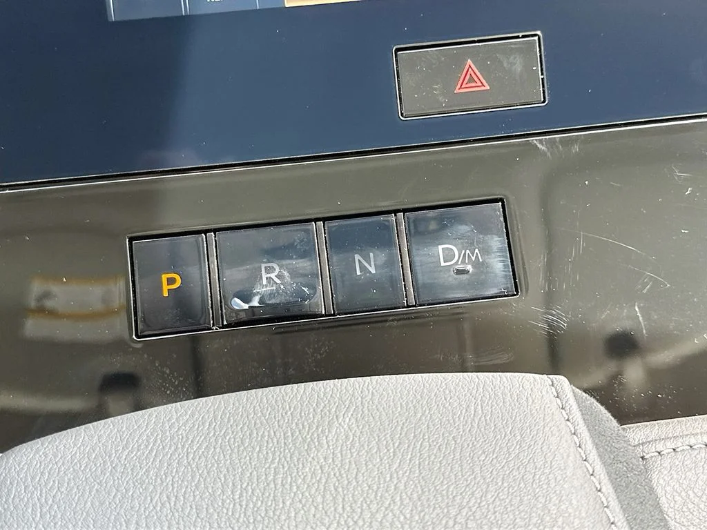 New 2026 RADIANT WHITE INFINITI Luxe 2WD image 17