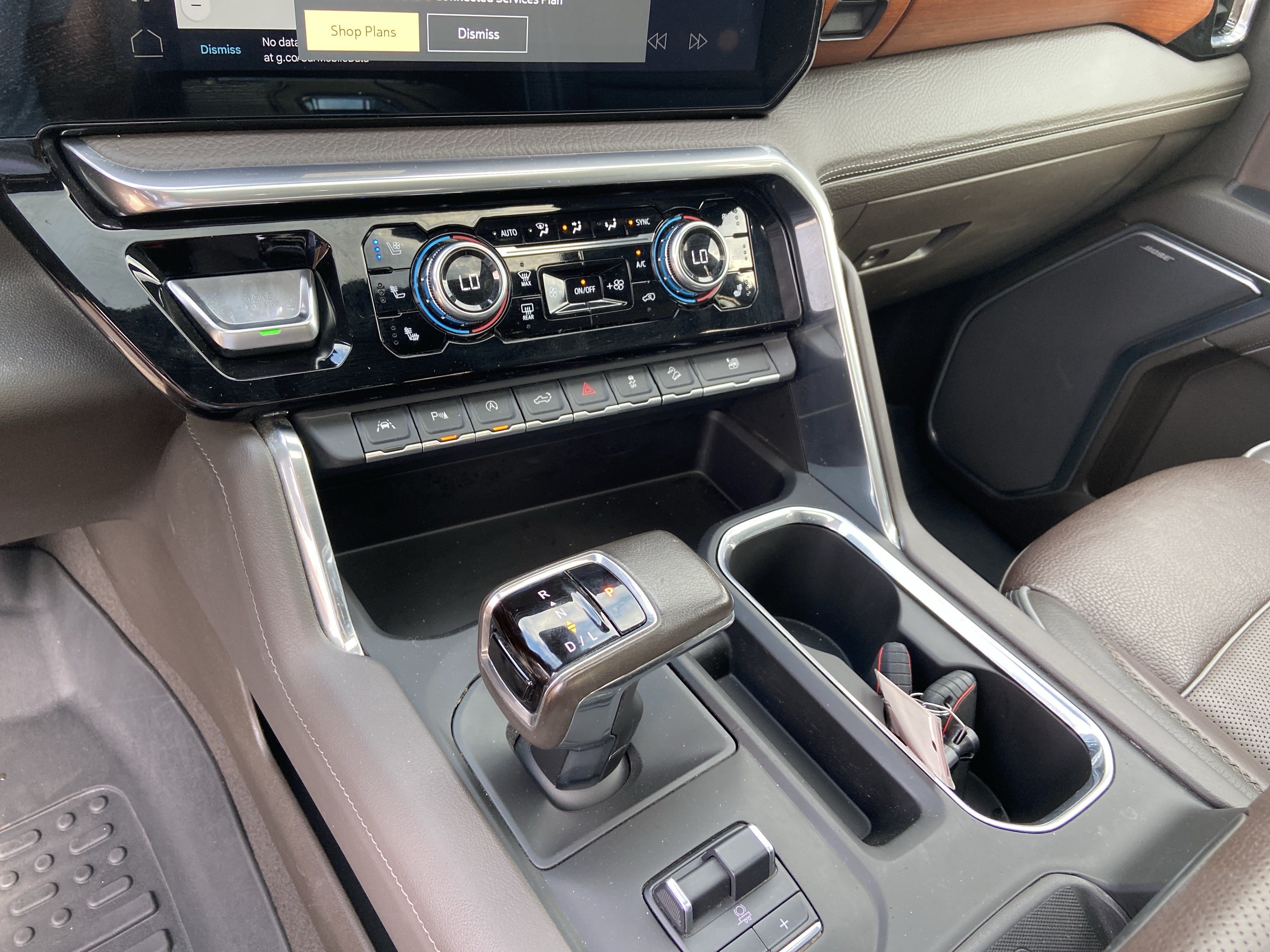 Used 2022 White Frost Tricoat GMC Denali image 37
