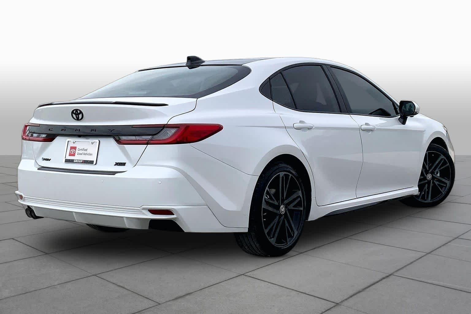 Used 2026 Wind Chill Pearl Toyota XSE image 13