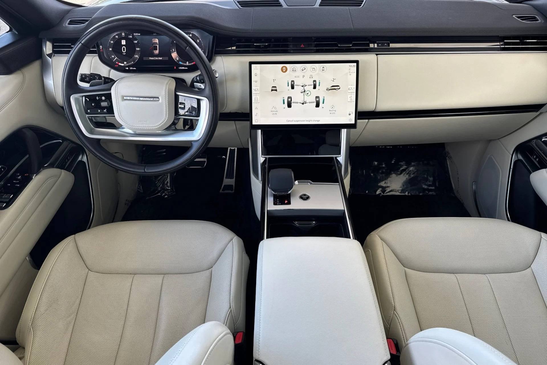 Used 2024 Silver Land Rover SE image 3