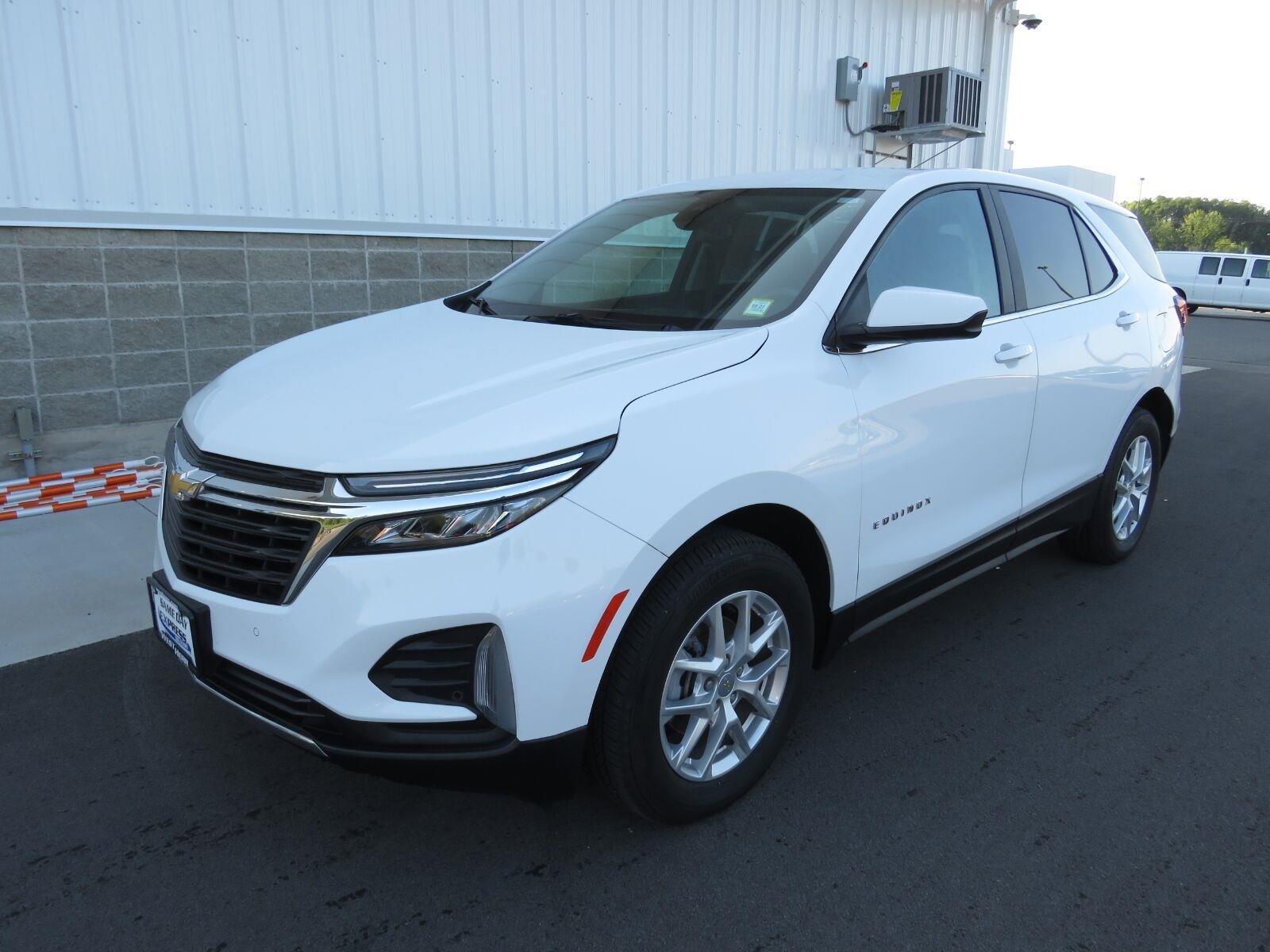 Used 2024 Summit White Chevrolet LT image 12