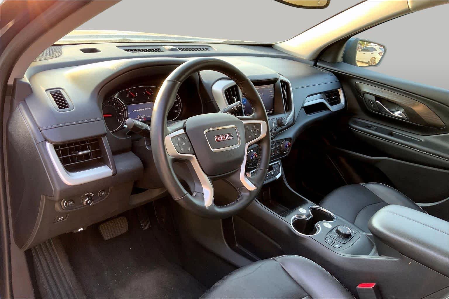 Used 2024 Downpour Metallic GMC SLT image 17