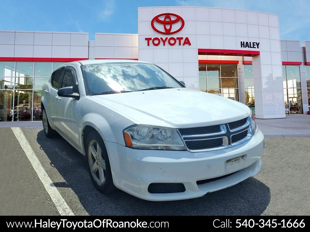 2013 Dodge Avenger SE's photo