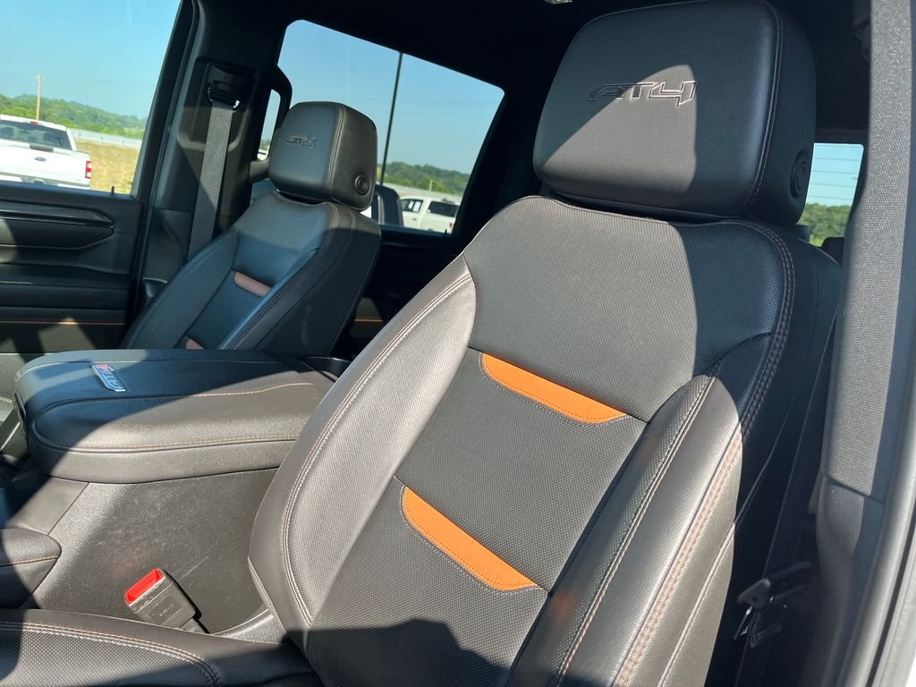 Used 2025 White GMC AT4 image 11