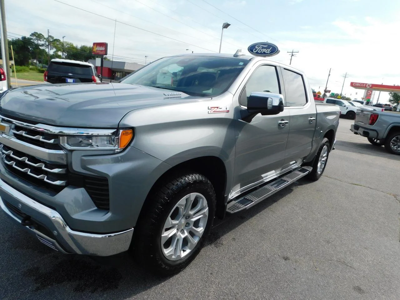 Used 2023 Silver Chevrolet 4WD CREW CAB 147 in LTZ image 4