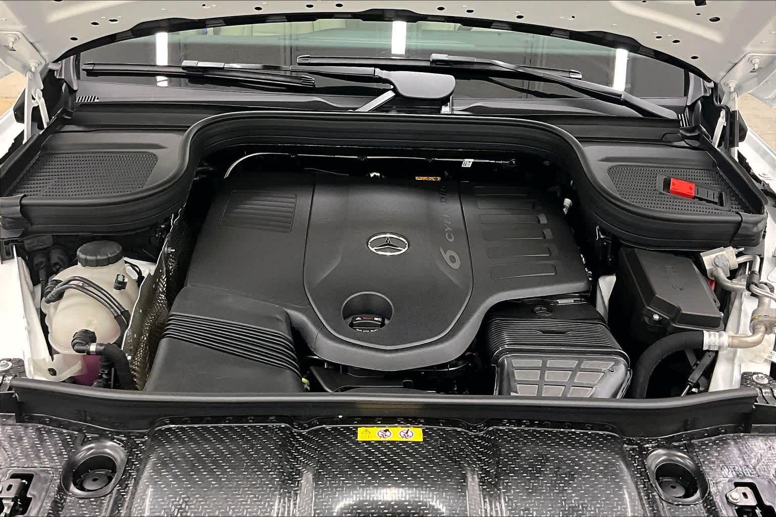 New 2026 Polar White Mercedes-Benz GLE 450 image 16