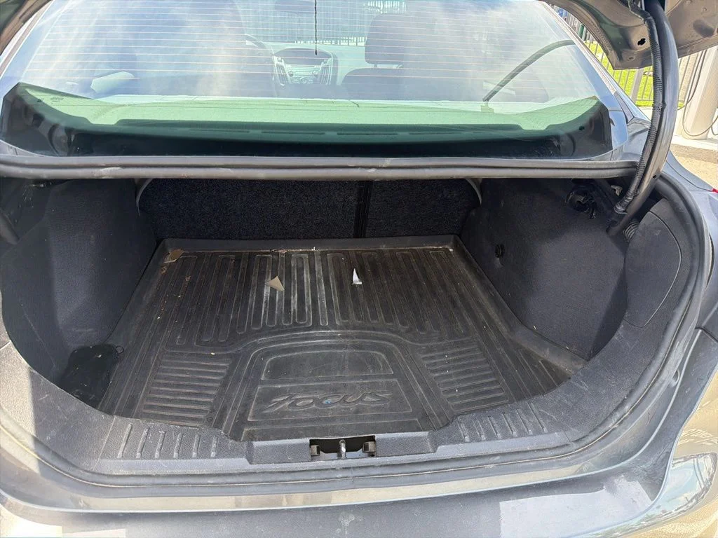 Used 2016 Gray Ford SE image 22