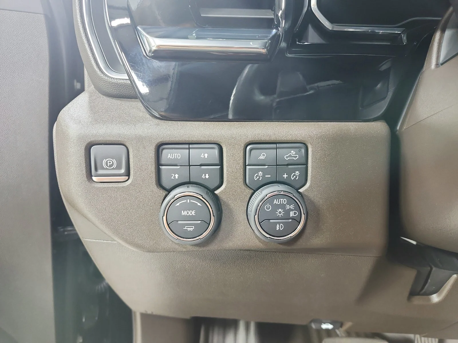 Used 2024 Black Chevrolet RST image 27
