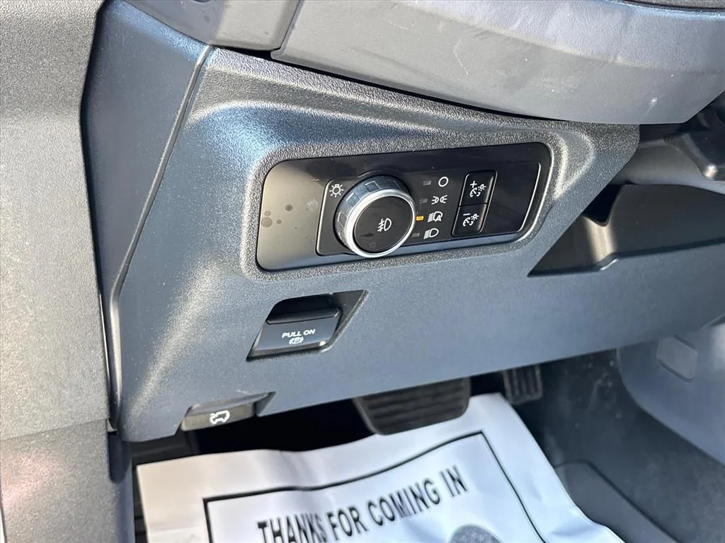 Used 2025 White Ford Badlands image 25