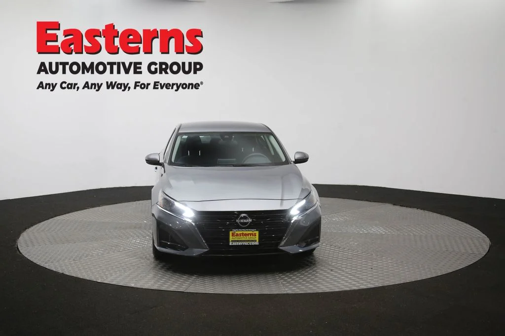 Used 2023 Gray Nissan 2.5 SV image 51
