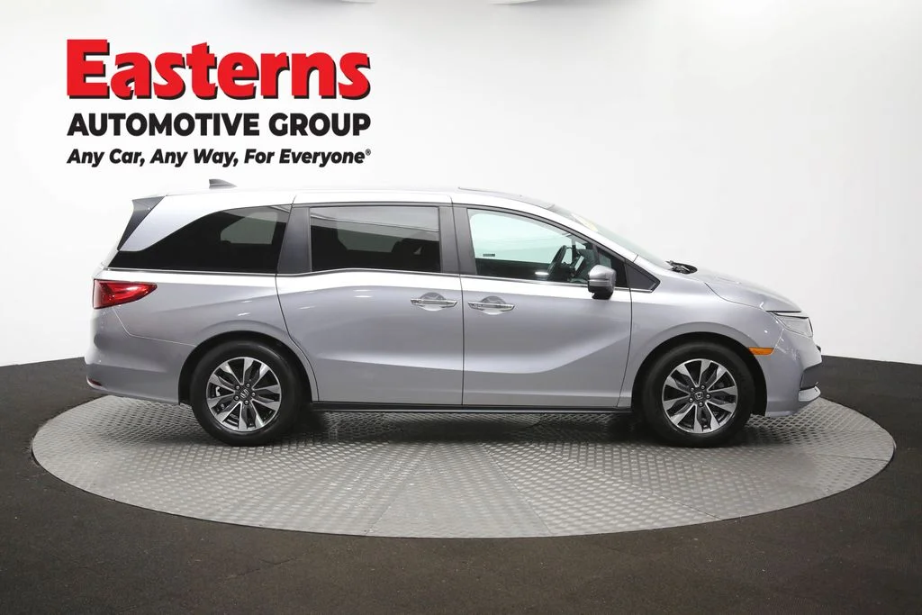 Used 2023 Silver Honda EX-L image 43