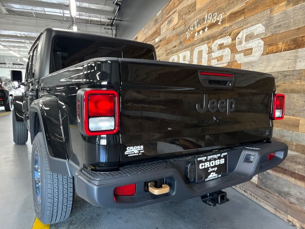 New 2026 Black Clear-Coat Exterior Paint Jeep 85th Anniversary Edition image 15