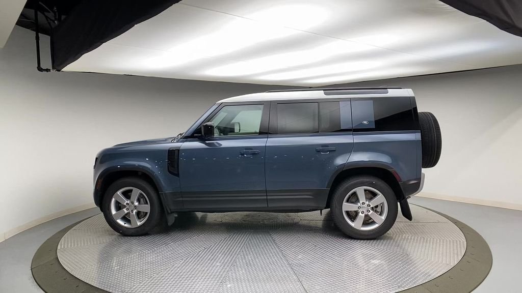 Used 2023 Tasman Blue Metallic Land Rover SE image 5