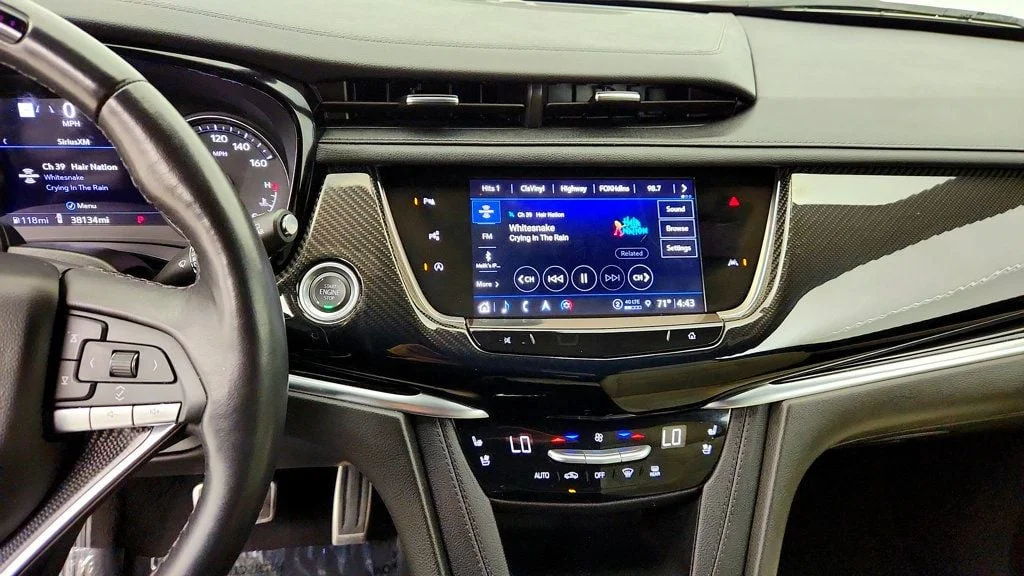Used 2024 Crystal White Tricoat Cadillac AWD 4dr Sport w/ Super Cruise & Technology Pkg image 18