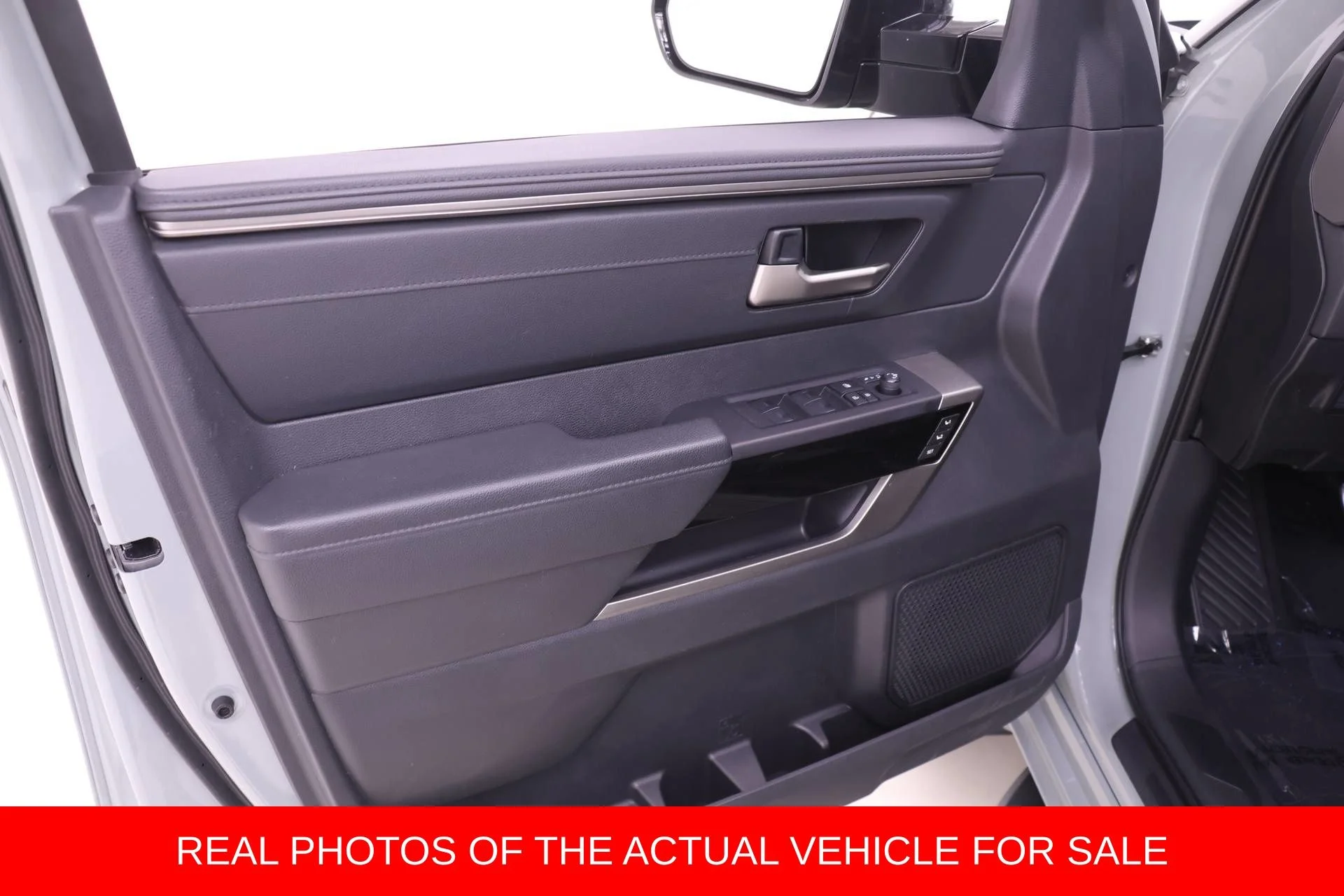 Used 2024  Toyota Limited image 9