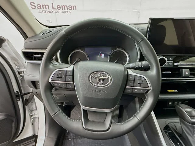 2023 Toyota Highlander XLE - Photo 11