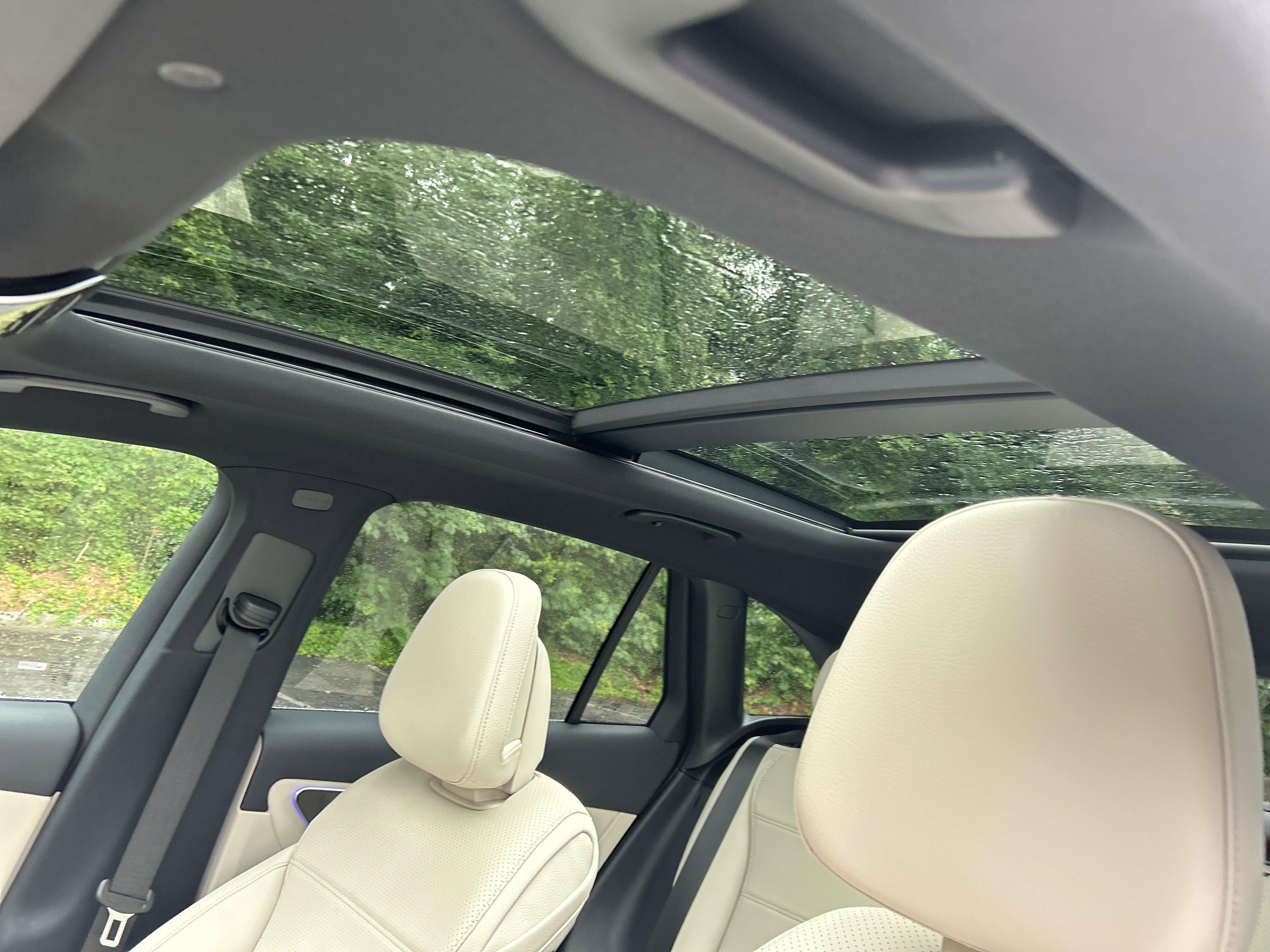 New 2026 MANUFAKTUR Moonlight White Metallic Mercedes-Benz GLC 300 SUV image 22
