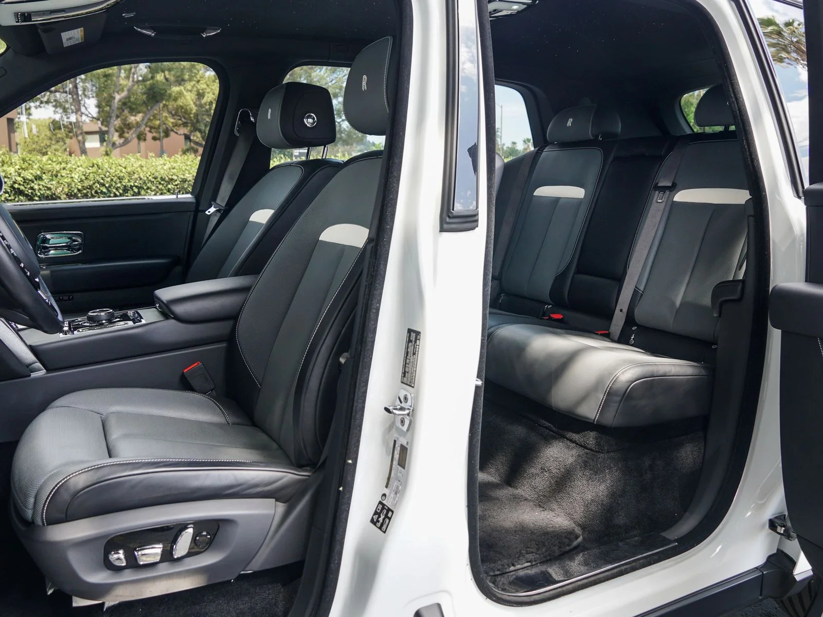 Certified Used 2024 Arctic White Rolls-Royce  image 22