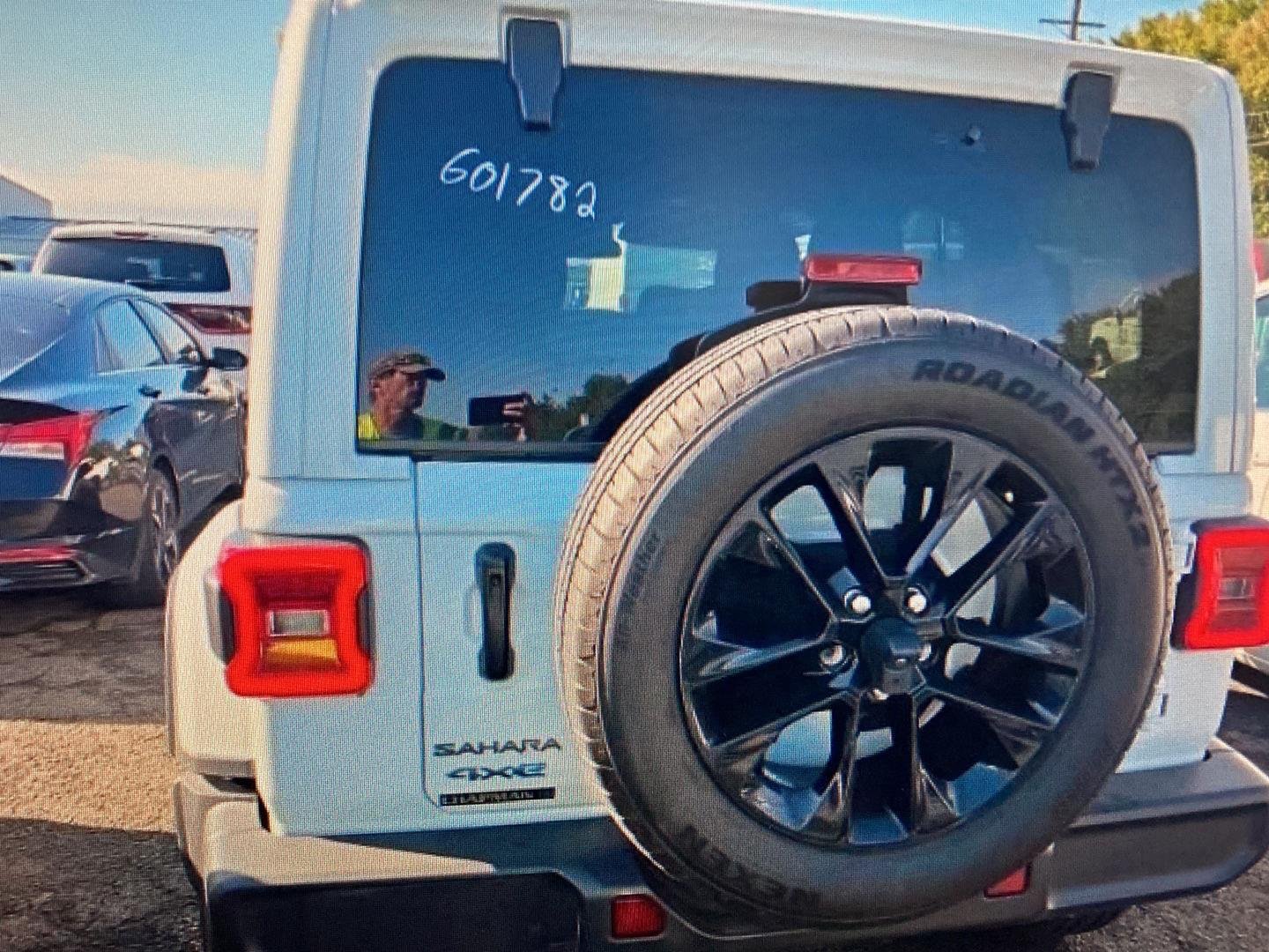 Used 2025 Bright White Clearcoat Jeep Sahara image 8