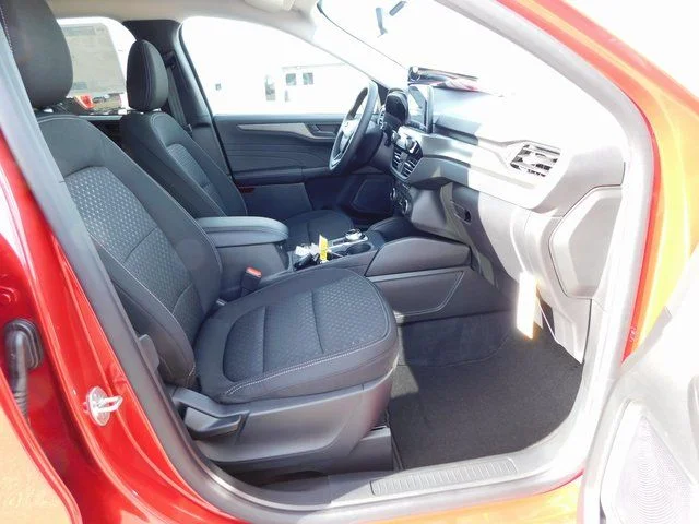 New 2026 Rapid Red Metallic Tinted Clearcoat Ford Active® image 17
