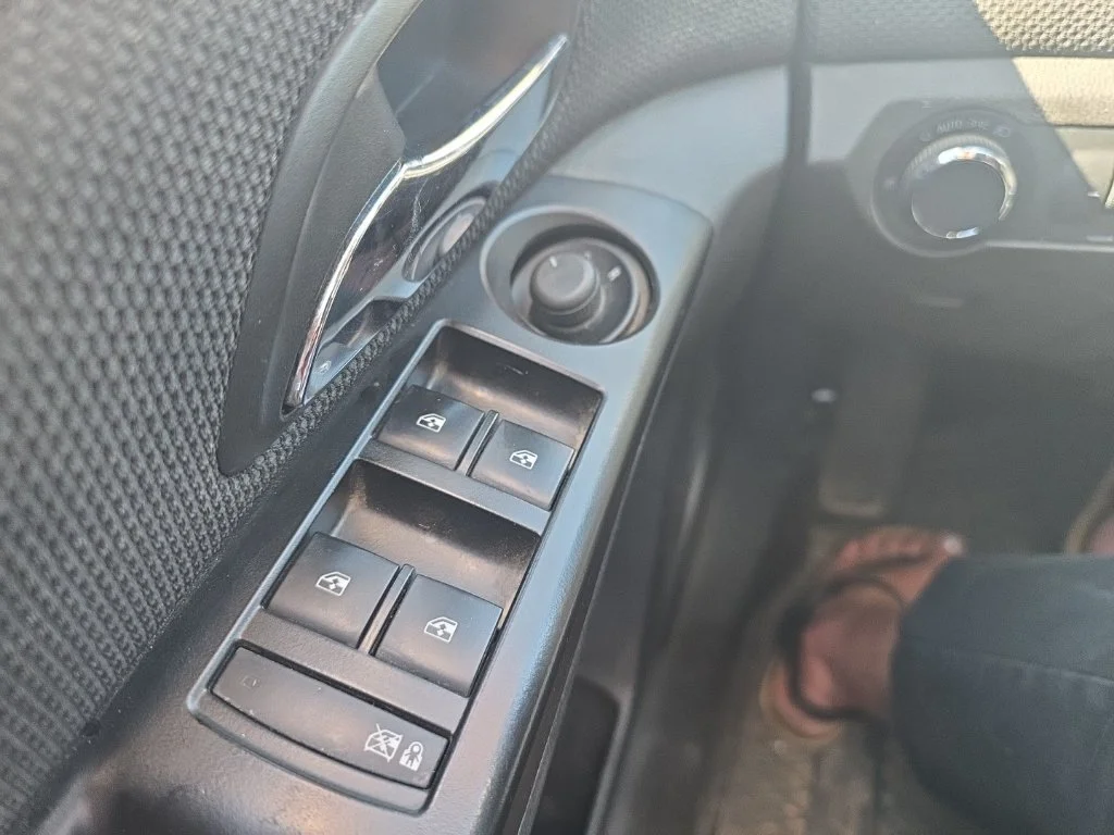 Used 2014 Black Granite Metallic Chevrolet Diesel image 22