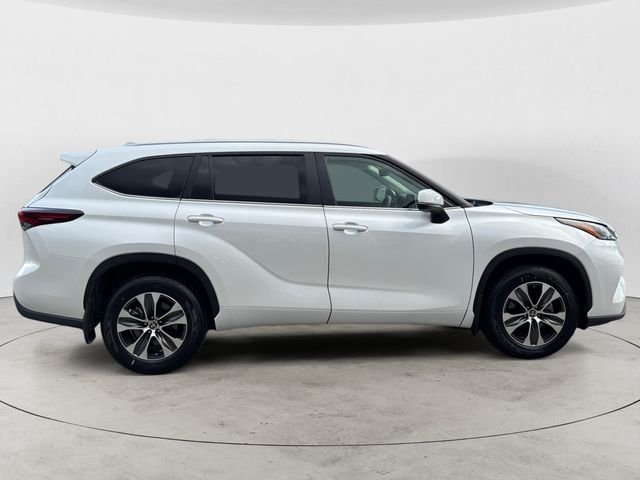 2024 Toyota Highlander XLE - Photo 6