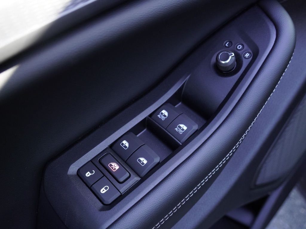 New 2026 Baltic Gray Metallic Clear-Coat Exterior Paint Jeep Laredo X image 12