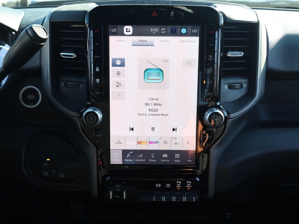 New 2026 Silver-Zynith Exterior Paint RAM Tradesman image 27