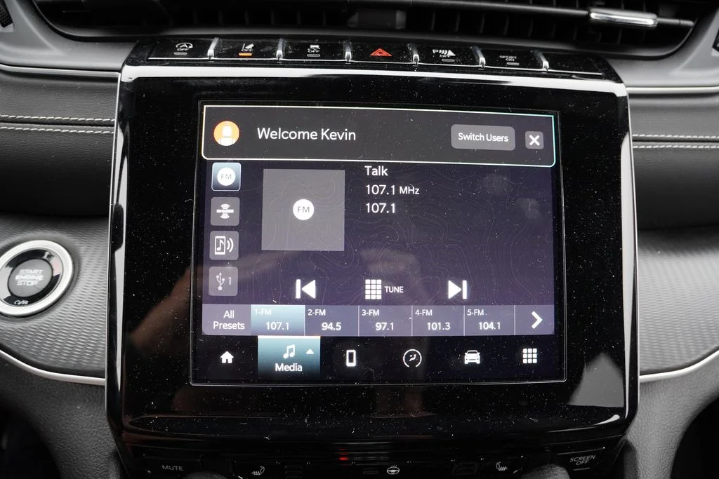 Certified Used 2023 Silver Zynith Jeep Altitude X image 5