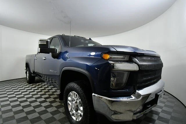 Used 2020 Blue Chevrolet LTZ image 8