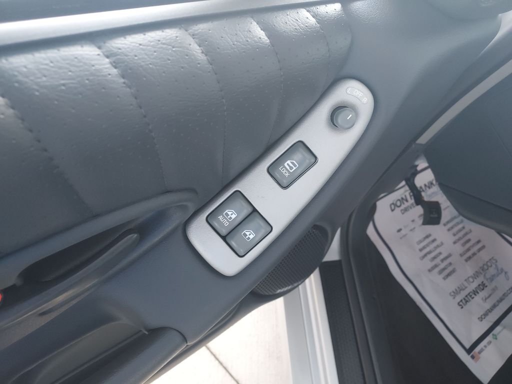 Used 2000 Silver Pontiac GTP image 11