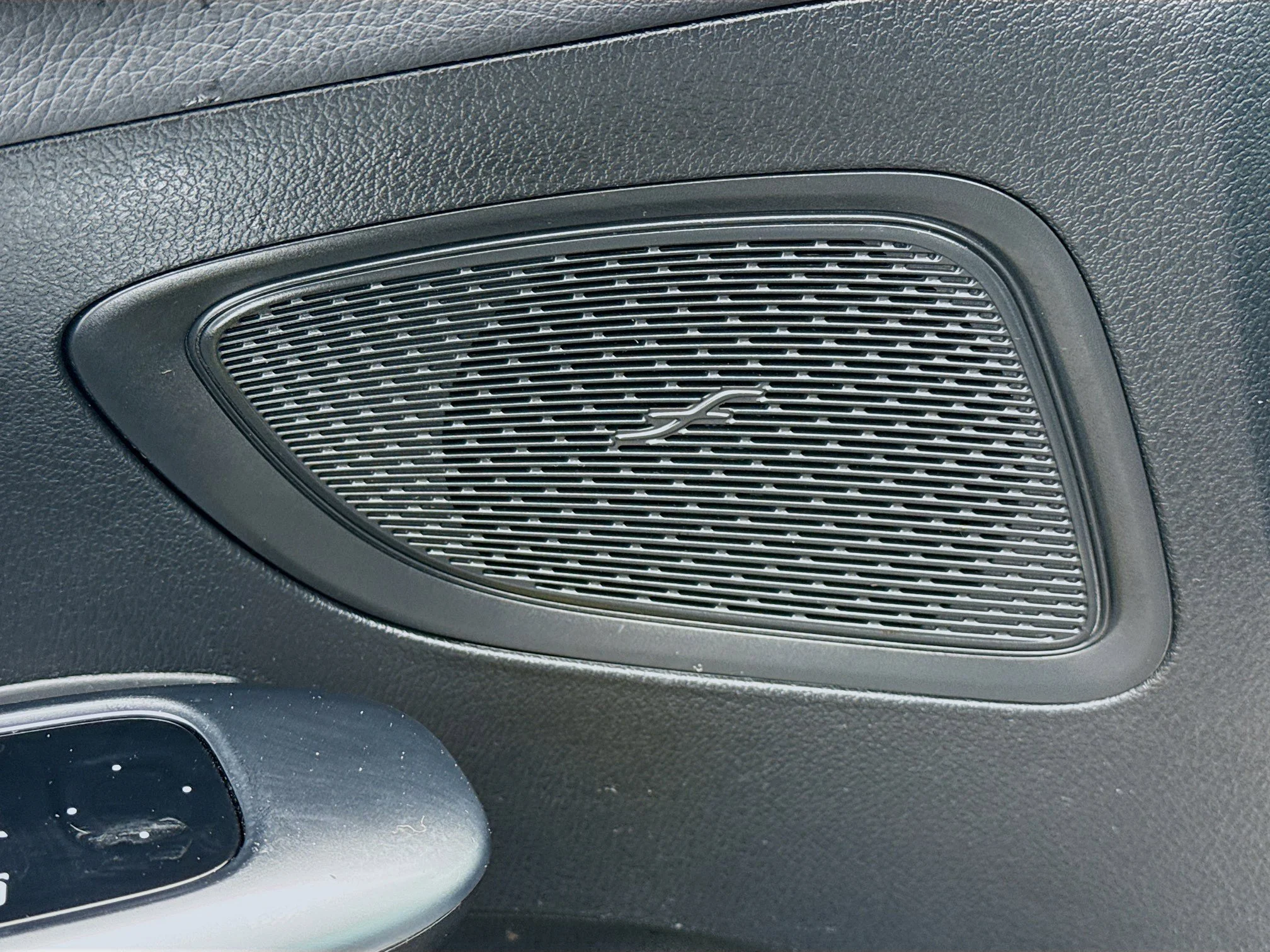Used 2022 Obsidian Black Metallic Mercedes-Benz C 300 image 24