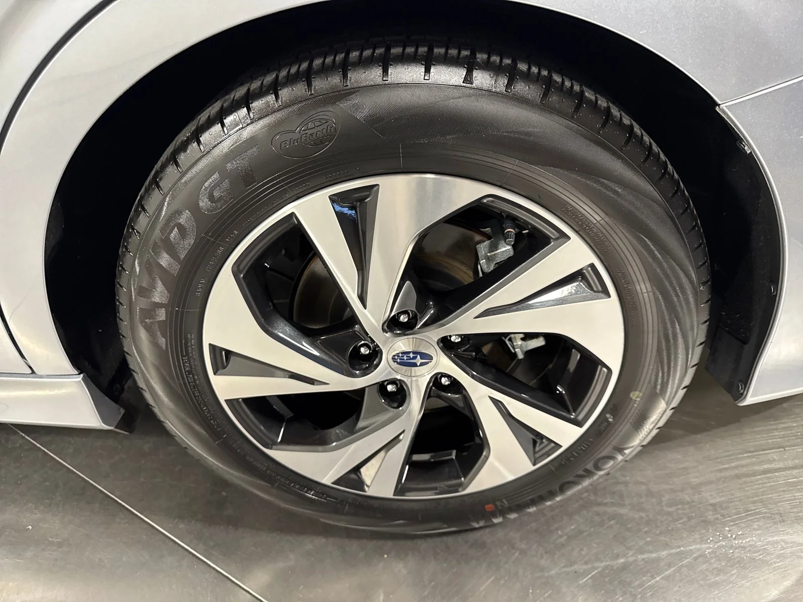 Used 2024 Ice Silver Metallic Subaru Premium image 13