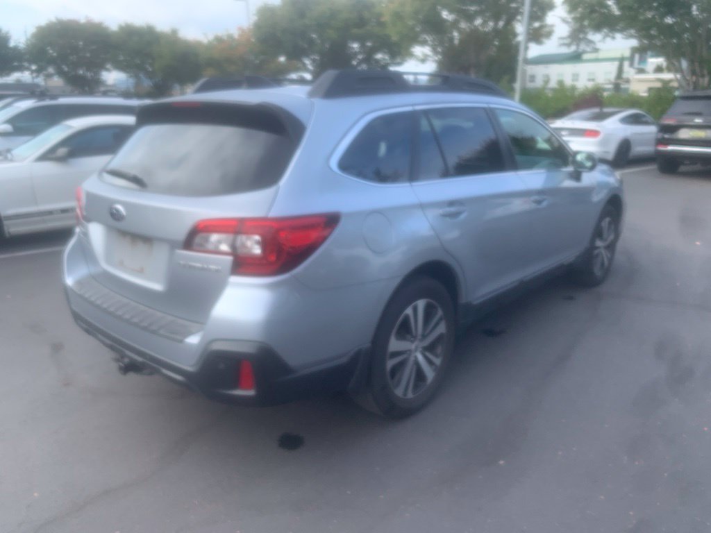 Used 2019 Silver Subaru 2.5i image 4