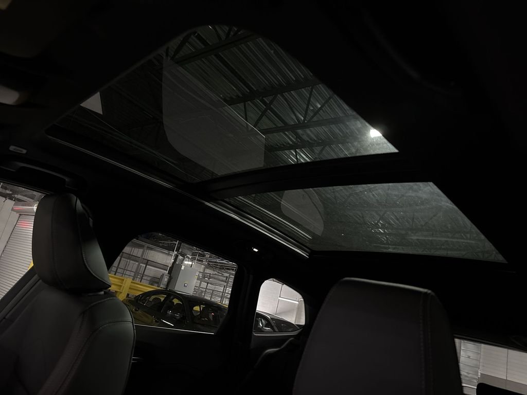New 2027 Black Sapphire Metallic BMW xDrive28i image 22