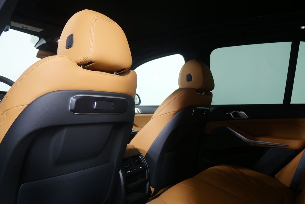 New 2026 Manhattan Green Metallic BMW xDrive40i image 16