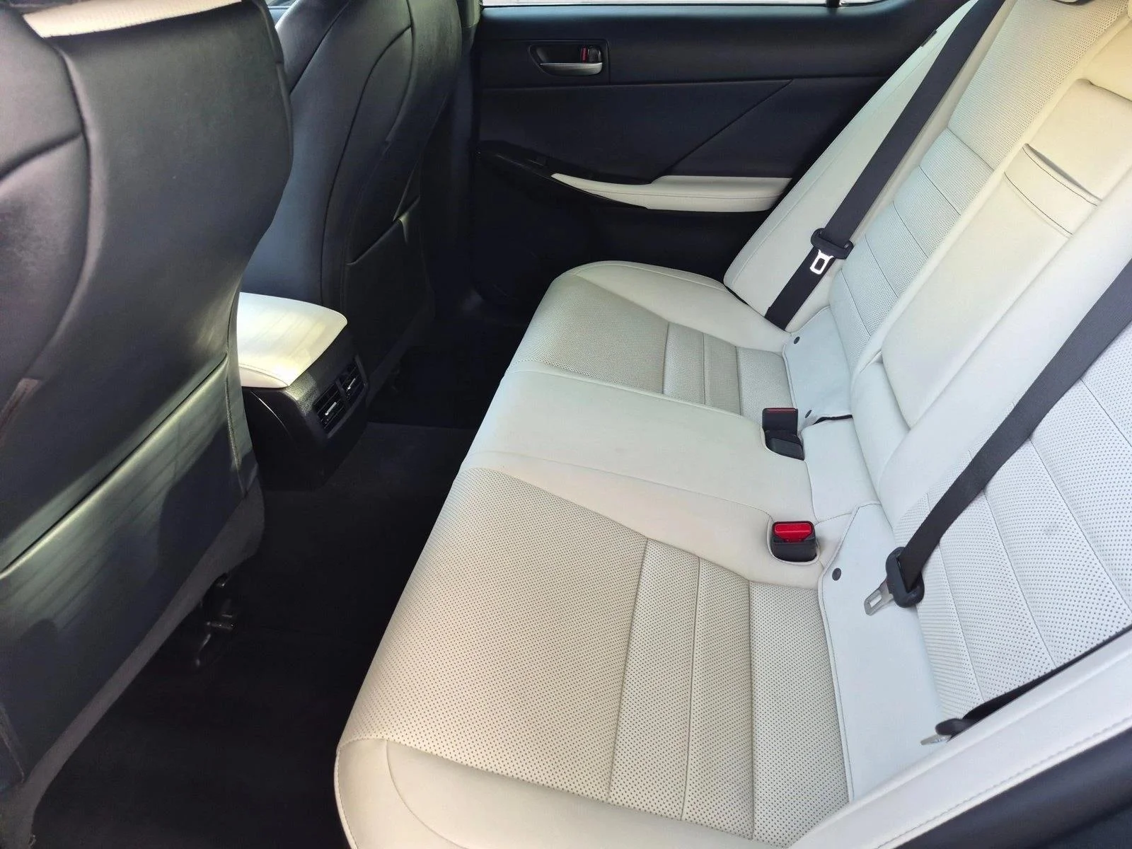 Certified Used 2021 Ultra White Lexus F SPORT image 17