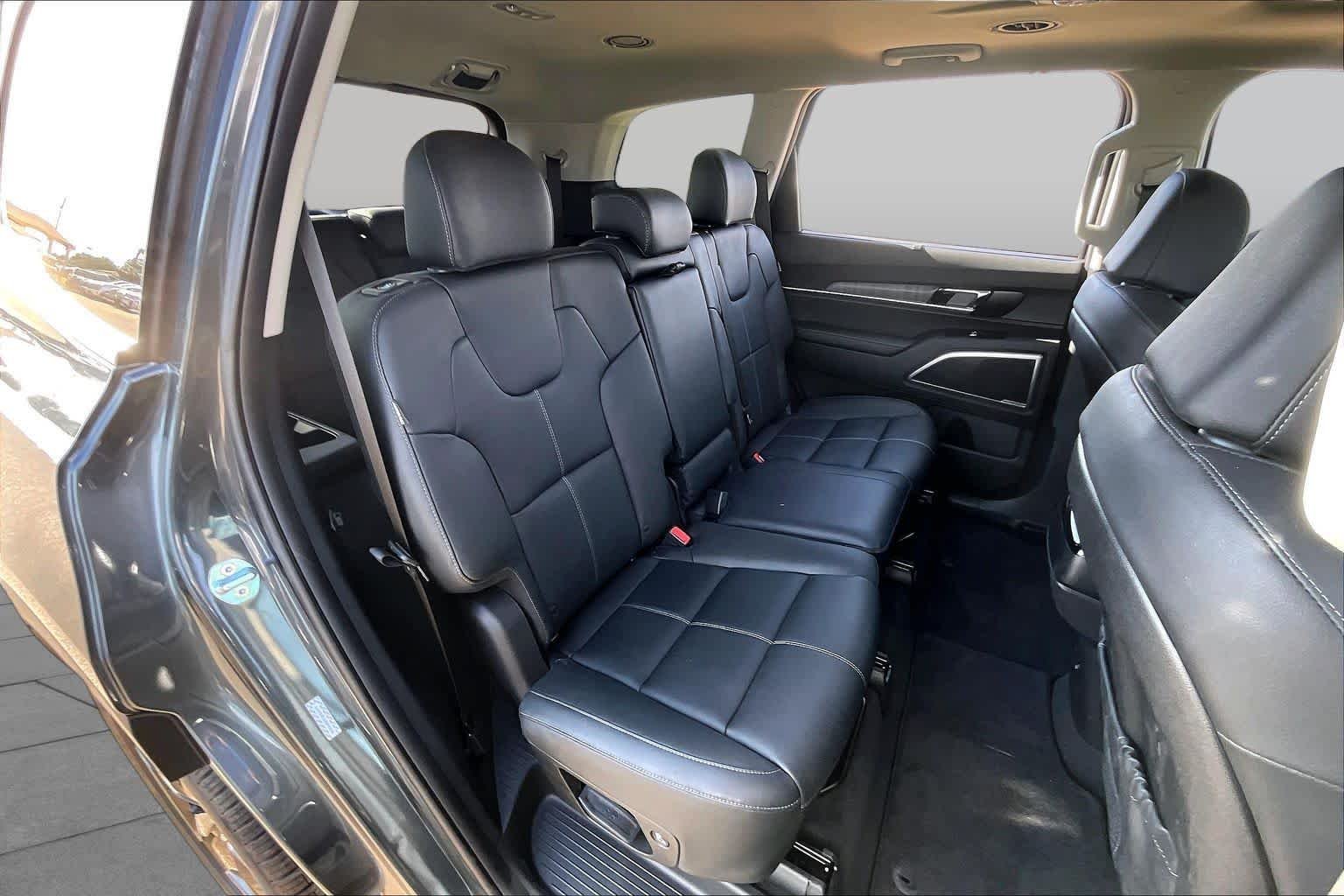 Used 2024 GRAY Kia EX image 19