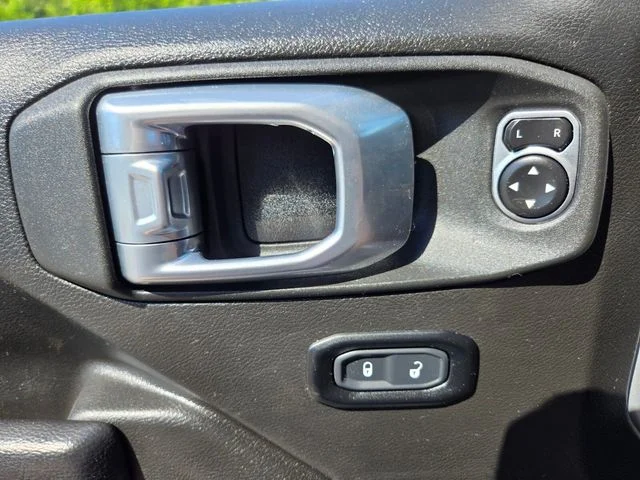 Used 2024 Silver Jeep Sport S image 37