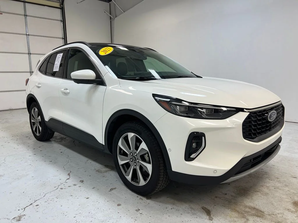 Used 2023 White Ford Platinum image 8